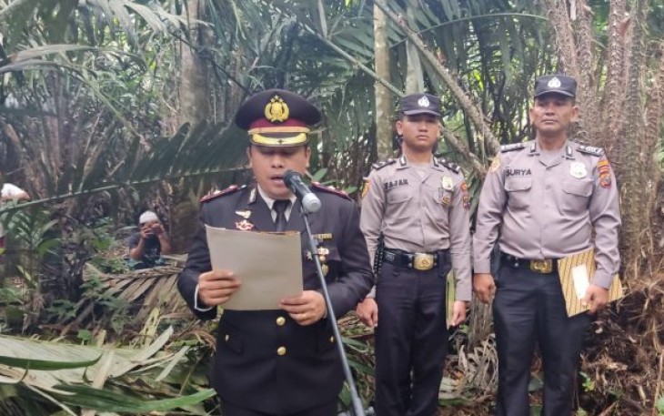 Kabag Ops Polres Tapanuli Selatan (Tapsel), Kompol Johannes M Napitupulu, SH, MH, pimpin Upacara pemulasaran anggota Ba Polsek Tampan, Polresta Pekanbaru, Alm Risdianto Hutasuhut, Kamis (14/9/2023) siang.
