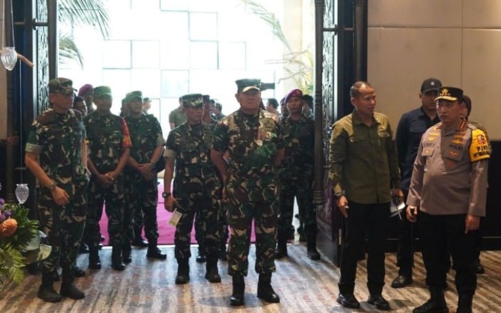 Dansatgas Pamwil saat Dampingi Panglima TNI Tinjau Kesiapan Venue KTT AIS