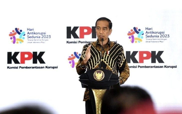  Presiden Jokowi dalam sambutannya pada acara Puncak Peringatan Hari Antikorupsi Sedunia Tahun 2023 yang digelar di Istora Senayan, Gelora Bung Karno (GBK), Jakarta, pada Selasa, 12 Desember 2023.