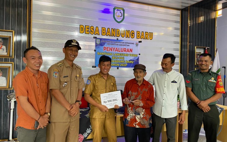 Penyaluran BLT DD Tahap IV Desa Bandung Baru