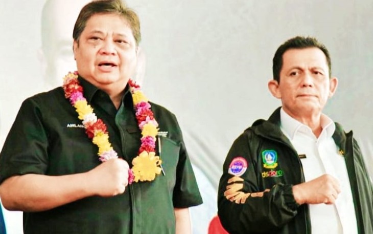 Menko Airlangga Hartarto saat bersama Gubernur Kepulauan Riau H. Ansar Ahmad