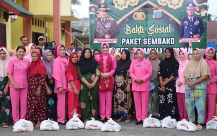 Baksos Presisi di Paluta, Polres Tapsel Serahkan 500 Paket Sembako.