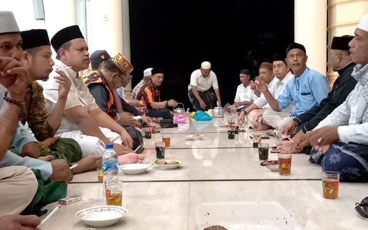 Warga Madat dan HUA Gelar Zikir dan Tausiah 