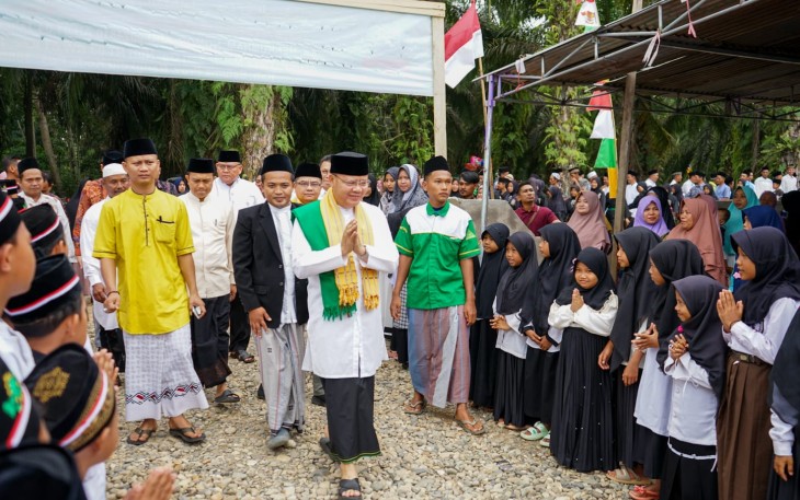 Gubernur Bengkulu Rohidin Mersyah         