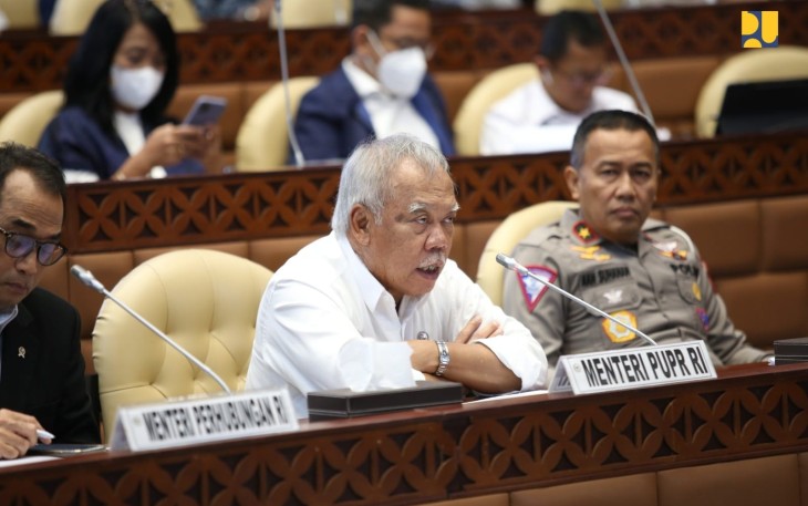 Menteri Basuki saat menghadiri rapat kerja bersama Komisi V DPR RI, di Jakarta, Selasa (4/4/2023).