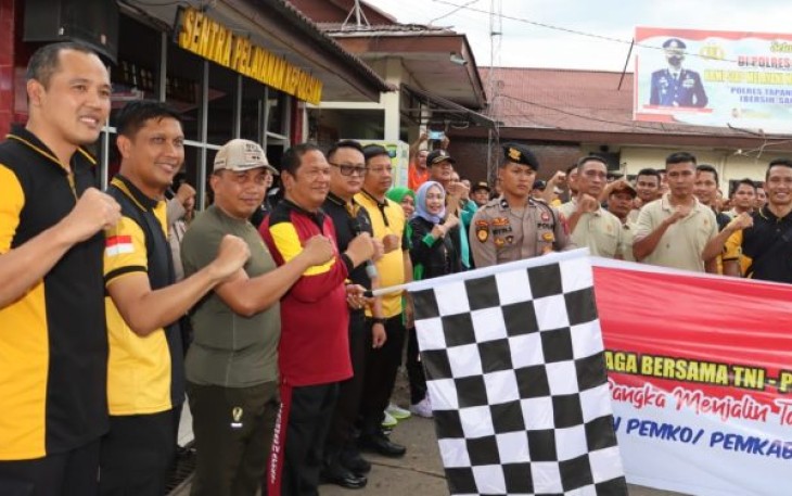 Sinergitas TNI - Polri Yang Kuat Ada di Tabagsel Tampak Pada Acara Gerak Jalan Santai