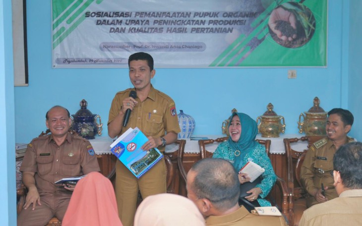 Asman Toga Aloevera mematangkan persiapan.