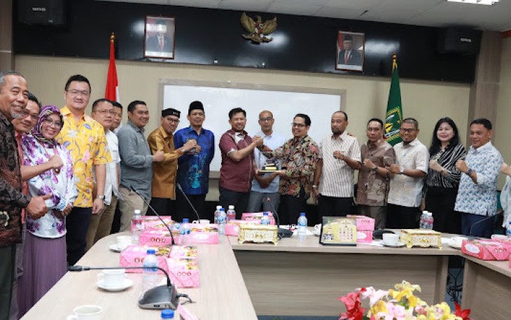 DPRD Kota Batam saat menerima kunjungan kerja Komisi Pemberantasan Korupsi (KPK)