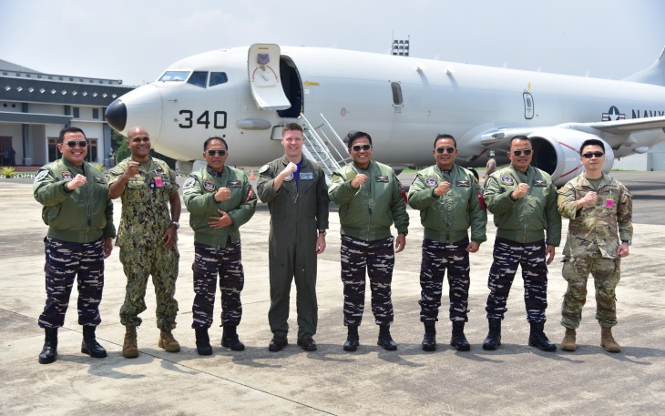 Subject Matter Expert Exchange (SMEE) dan DV Flight P-8 US Navy dalam bidang operasi maritim, Kepala Staf Angkatan Laut (Kasal) Laksamana TNI Dr. Muhammad Ali melaksanakan on board di Pesawat Udara United States Navy (P-8 Poseidon USN) di Base Ops Lanudal Juanda Puspenerbal, Jumat (15/12)