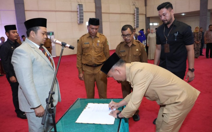 Bupati Dolly Lantik Sofyan Adil Jadi Sekda Tapsel