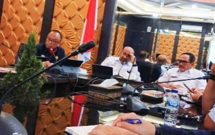 Anggota Komite BPH Migas Abdul Halim di Kantor Bupati Bintan, Kepulauan Riau, Rabu, (17/5/2023).