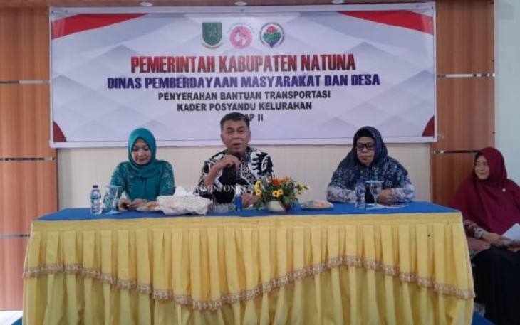 Bupati Natuna, Wan Siswandi di dampingi oleh Ketua TP PKK Natuna, Septi Dwiani Siswandi 