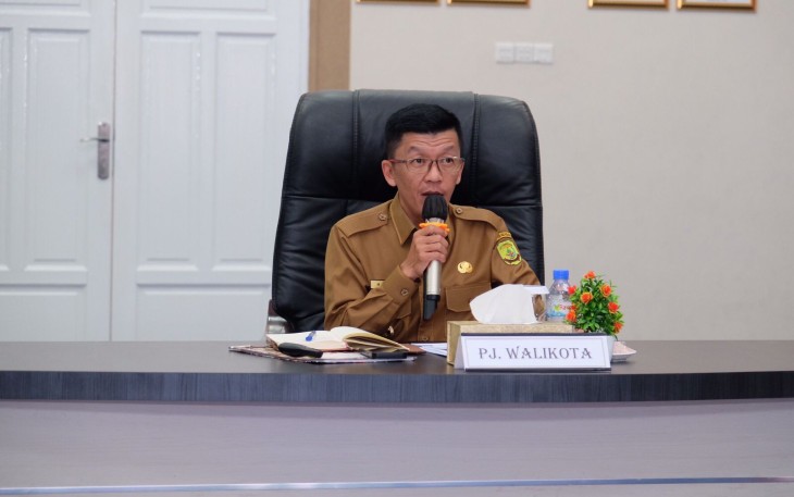 Pj Wali Kota Tanjungpinang Hasan S.Sos memimpin rapat koordinasi