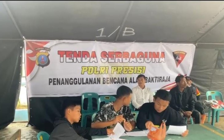Polda Sumut Dirikan Tenda Serba Guna Bantu Anak-Anak Korban Longsor Humbahas Ujian Semester