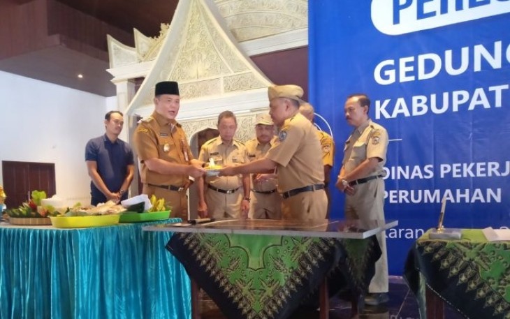 Bupati Juliyatmono meresmikan Gedung Kebudayaan Karanganyar, Senin (2/1/2022).