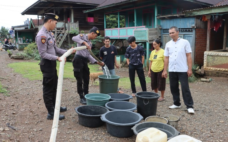 Polres Kepahiang Salurkan Air Bersih