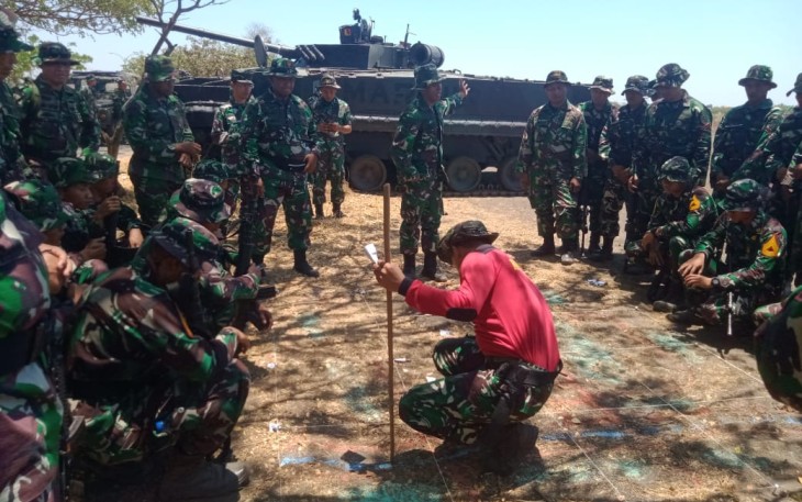 Latihan Bersama Prajurit Petarung Marinir Karangpilang