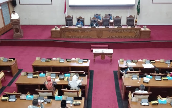 Rapat paripurna yang dipimpin oleh Wakil Ketua I DPRD Batam Muhammad Kamaluddin pada Rabu (18/10/2023) di ruang Sidang Utama DPRD Kota Batam.