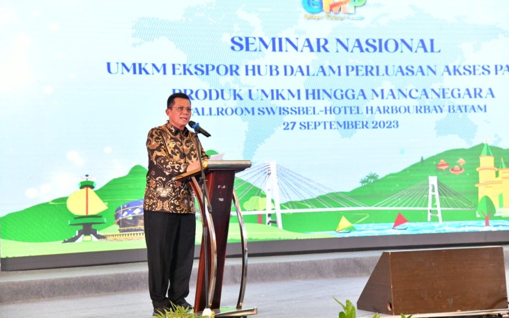 Gubernur Ansar saat Buka Seminar Nasional UMKM 