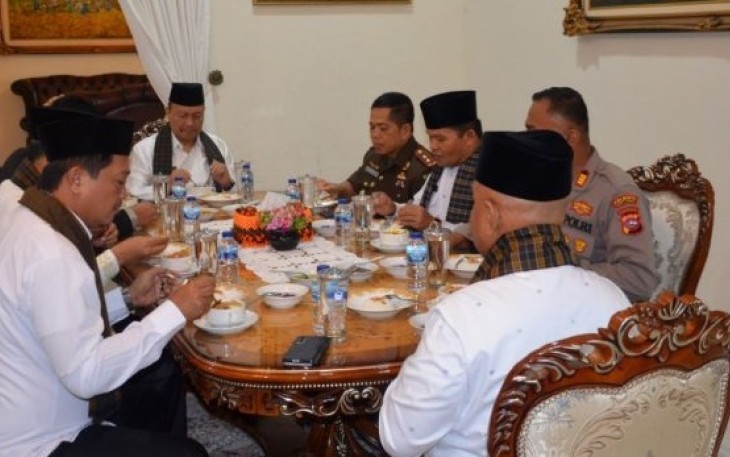 Wakil Bupati Agam Irwan Fikri sarapan pagi bersama dengan Forkopimda Agam di rumah dinas Bupati.