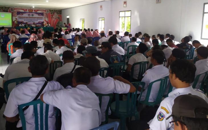 Danramil 0801/12 Pringkuku Kodim 0801/Pacitan Kapten Arh Budi Eko Prayanto menghadiri kegiatan pembinaan dan peningkatan kapasitas Persatuan Perangkat Desa Indonesia (PPDI) Se Kec. Pringkuku, yang berlangsung di Balai Desa Pringkuku, Kec. Pringkuku, Kab. Pacitan, Sabtu (23/12/2023)
