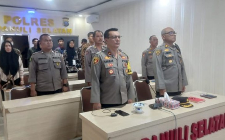 Waka Polres Tapanuli Selatan (Tapsel), Kompol Rahman Takdir Harahap, SH, beserta Panitia penerimaan anggota Polri TA 2023 ikuti zoom meeting terkait Pakta Integritas, pada Sabtu (29/4/2023) pagi.