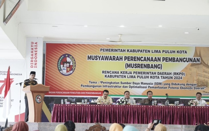 Bupati Limapuluh Kota Safaruddin, saat membuka Musrenbang RKPD 2024 di Aula Kantor Bupati, Sarilamak.