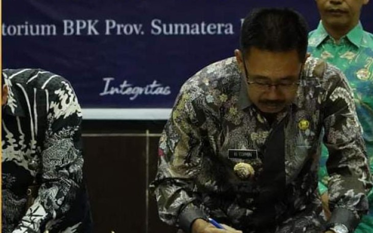 Bupati Labuhanbatu Selatan H Edimin Serahkan LKPD Kepada BPK Perwakilan Sumut