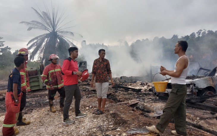 Sijago Merah Lahab Gudang BBM Milik Warga Desa Sedarat Baru
