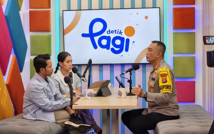 Kapolresta Palangka Raya Kombes Pol Budi Santosa, S.I.K., M.H dipilih Mabes Polri menjadi narasumber dalan acara Jumat Curhat Detik Pagi," Jumat (15/12/2023)