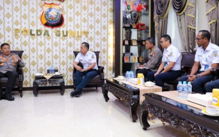 Kapolda Sumut, Irjen Pol Agung Setya Imam Effendi, menerima kunjungan PT Kereta Api Indonesia (KAI) dalam meningkatkan sinergitas bertempat di Ruangan Perjamuan Mapoldasu, Selasa (22/8).