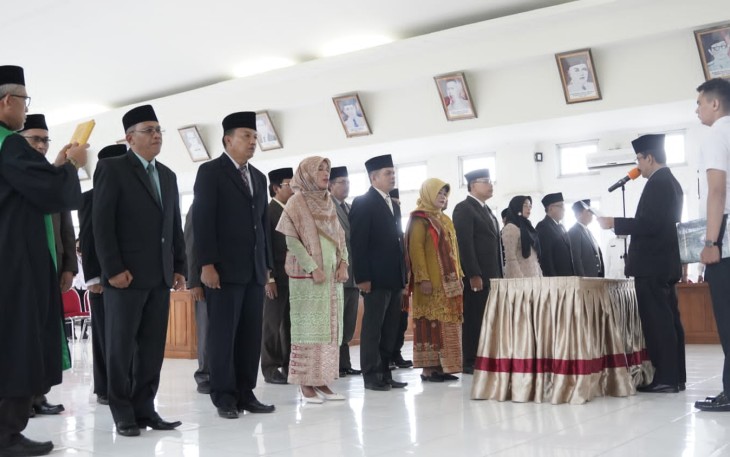 18 Pejabat Administrator di Lingkungan Pemkab Limapuluh Kota dilantik oleh Sekda.