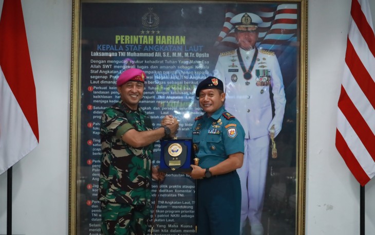 Pangkoarmada  III Terima Kunjungan Kehormatan Dankormar