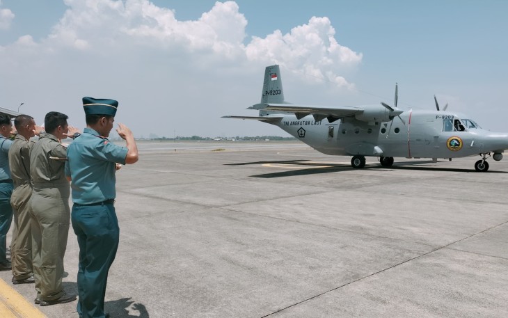 Komandan Wing Udara 1 Antar Keberangkatan Crew Pesud Casa NC 212 200 MPA