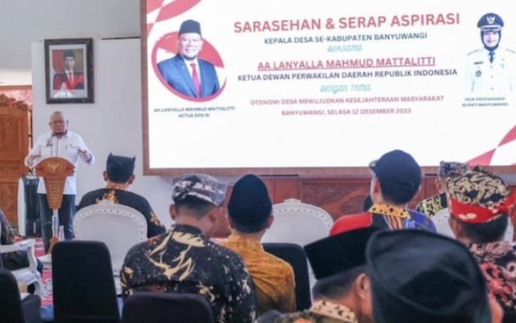 Ketua DPD RI LaNyalla dalam pidatonya pada acara “Sarasehan dan Serap Aspirasi Masyarakat Asosiasi Kepala Desa Kabupaten Banyuwangi dengan tema ‘Otonomi Desa untuk Mewujudkan Kesejahteraan Rakyat’ di Pendopo Bupati Banyuwangi, Selasa (12/12/23)