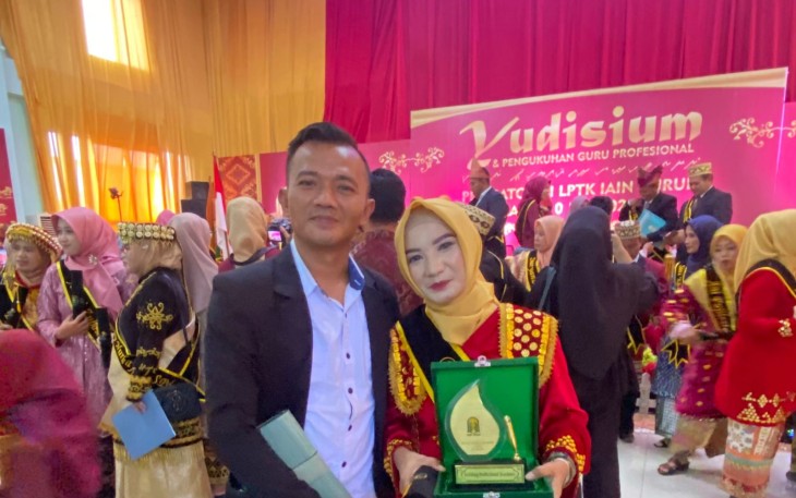 Mahasiswi IAIN Curup Batc III Asal Bengkulu Utara Sabet Cumloude dengan IPK 4,00