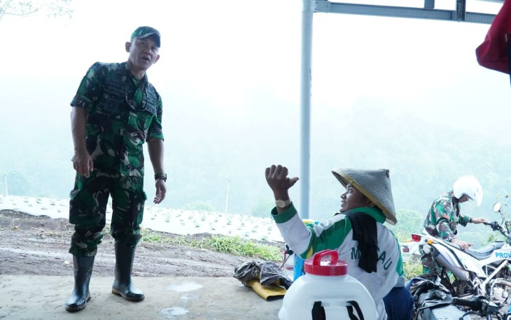 Danrem 081/DSJ Komunikasi Dengan Para Petani