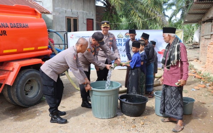  Polres Aceh Timur Bantu Air Bersih di Dayah Baitul Huda