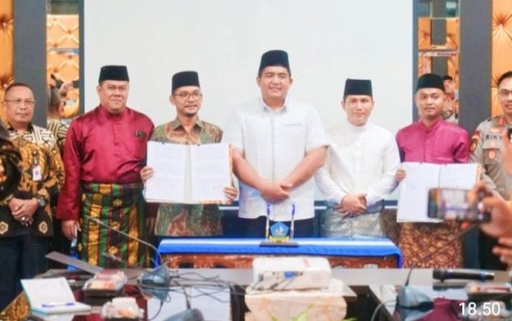Bupati Bintan Tandatangani NPHD Bersama KPU dan Bawaslu
