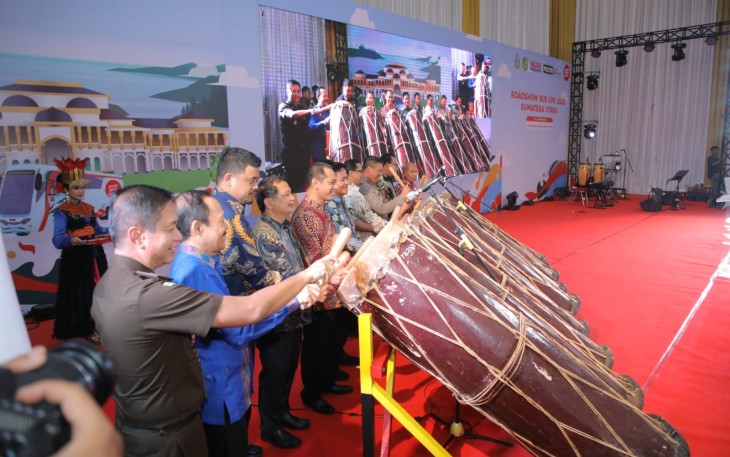 Bupati Asahan dan Wakil Bupati Asahan Hadiri Roadshow Bus KPK RI 2023 Di Medan Sumatera Utara
