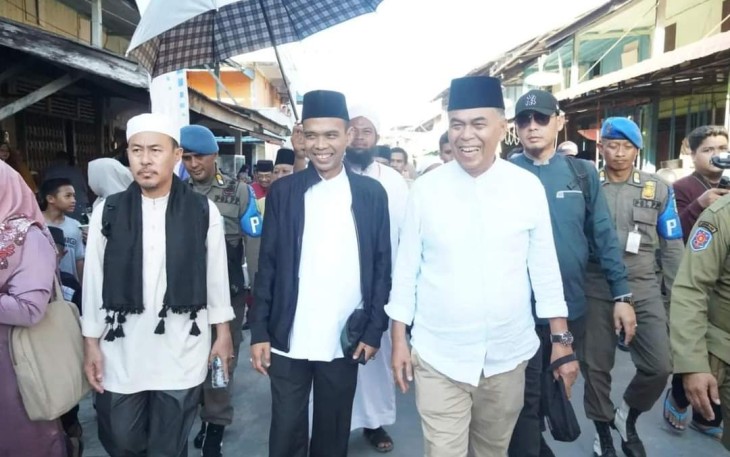 Bupati Natuna Datang Bersama Ustad Kondang Abdul Somat Dalam Rangka Tablig Akbar di Kecamatan Midai 