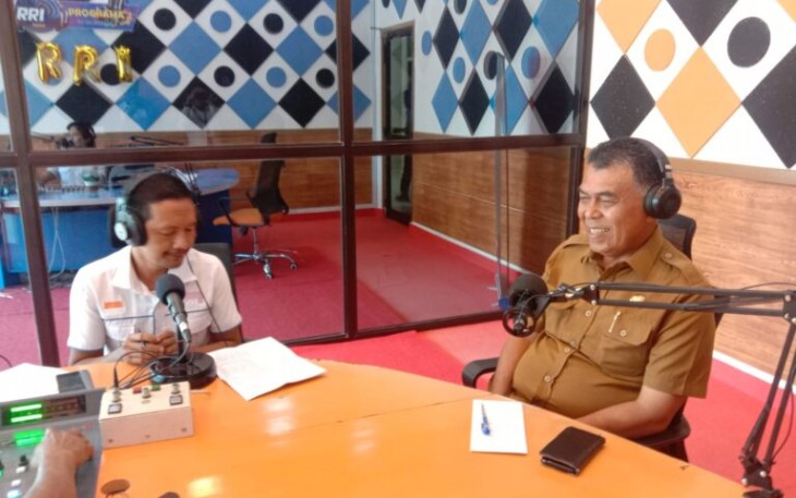 Bupati Natuna, Wan Siswandi melalui dialog khusus 17 Agustus dan Infrastruktur live pro 1 RRI Ranai dan juga kanal YouTube RRI Ranai, Selasa 15/8/2023.