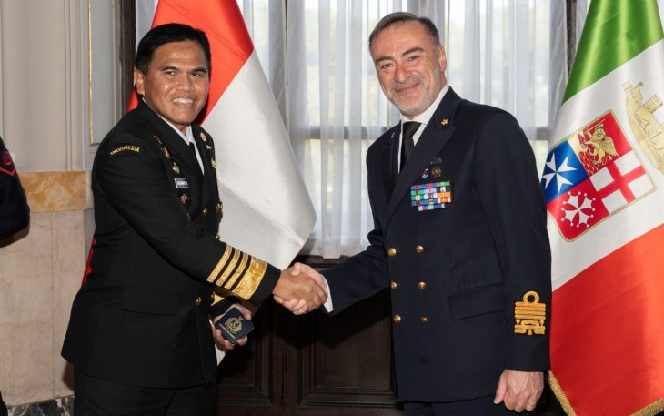 Pertemuan antara Kepala Staf Angkatan Laut (Kasal) Laksamana TNI Muhammad Ali dan Chief of Italian Navy Admiral Enrico Credendino.