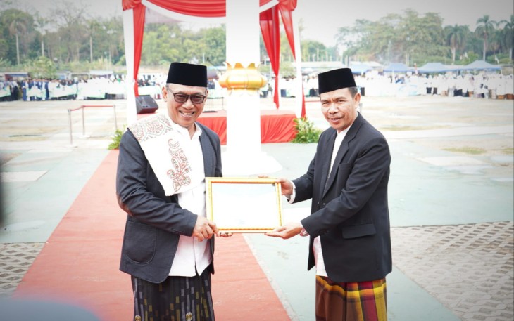 Ribuan Santri Upacara di Alun-Alun Kota Cilegon