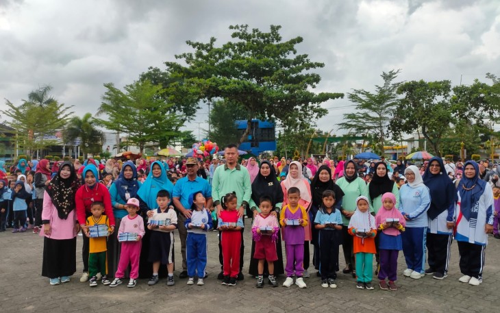 Sekdako Tanjung Pinang Ikut Senam Bersama Anak-anak TK