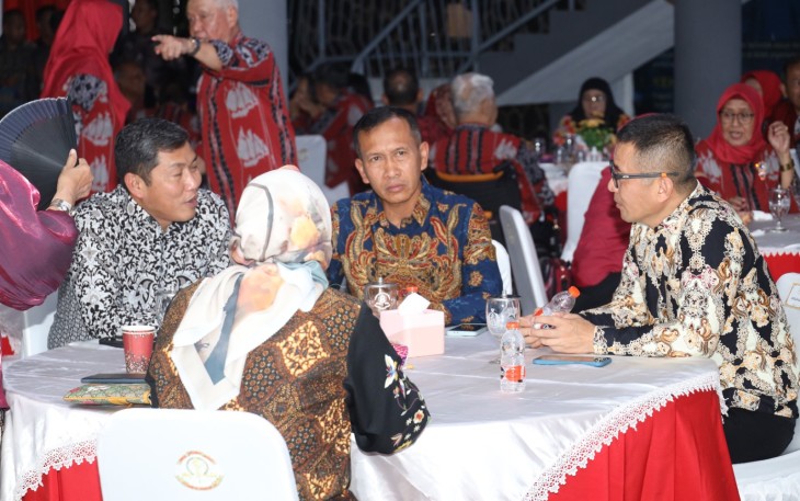 Direktur Latihan (Dirlat) Kodiklatal Brigjen TNI Marinir Widodo menghadiri Apel Luar Biasa Alumni Akademi Angkatan Laut (AAL) 19 yang merupakan rangkaian kegiatan reuni 50 tahun pengabdian Prajatama AAL/Akabri Laut IV 1970-1973, bertempat di Gedung Mandala Mako AAL Bumimoro Surabaya. Senin (11/12/2023)
