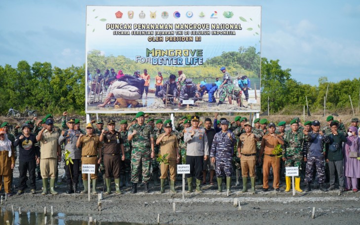 Bupati Asahan Ikuti Penanaman Mangrove Nasional
