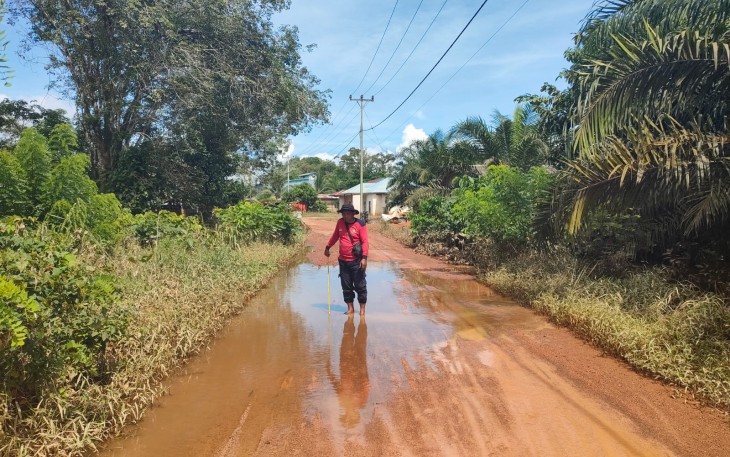 Banjir tampak sudah mulai surut di Kabupaten Ketapang, Provinsi Kalimantan Barat, Sabtu (09/12). Kendati demikian tim BPBD setempat masih tetap siaga.