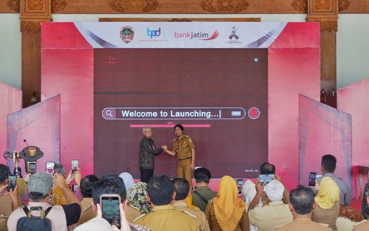 Bank Jatim dan Pemkab Madiun saat Launching E-Retribusi Pasar dan Siskeudes  