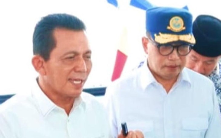 Gubernur Ansar saat Dampingi Menhub Tinjau KMP Bahtera Nusantara 03